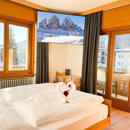 Guesthouse Rosengarten Dobbiaco Eksteriør billede