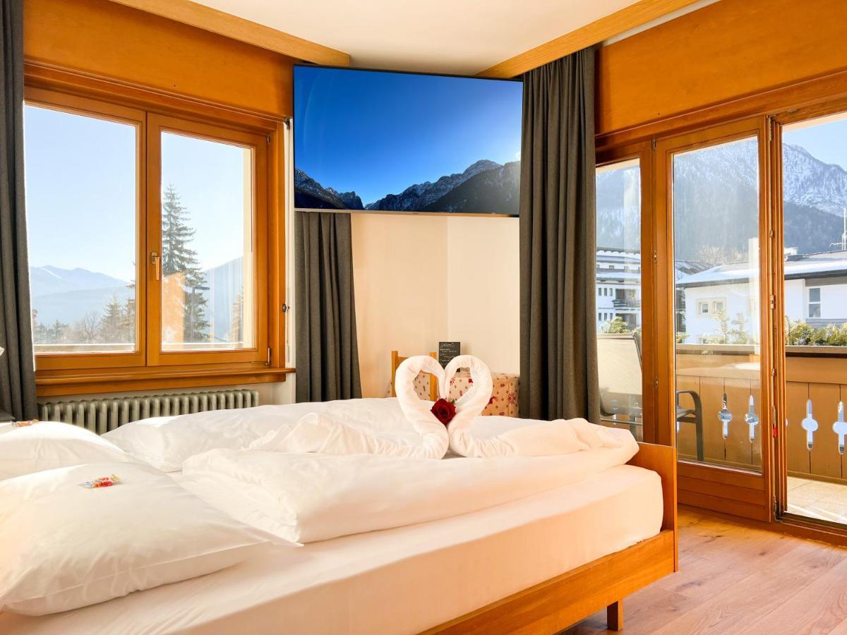 Guesthouse Rosengarten Dobbiaco Eksteriør billede