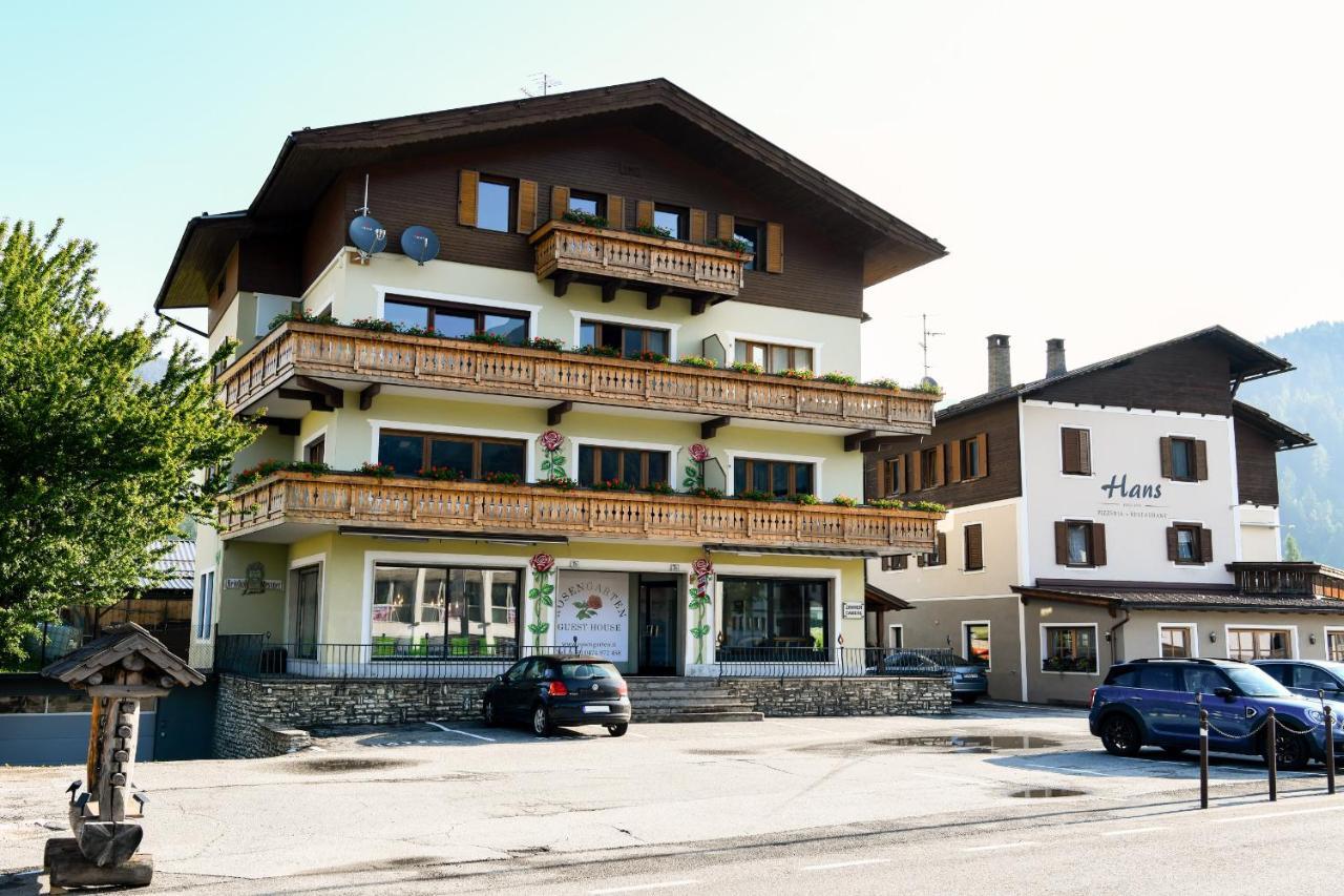 Guesthouse Rosengarten Dobbiaco Eksteriør billede