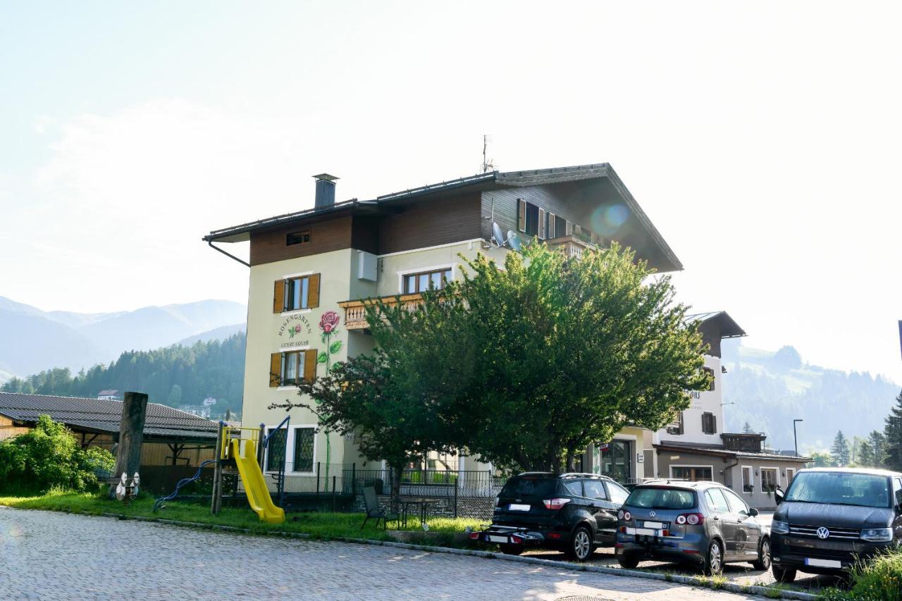 Guesthouse Rosengarten Dobbiaco Eksteriør billede